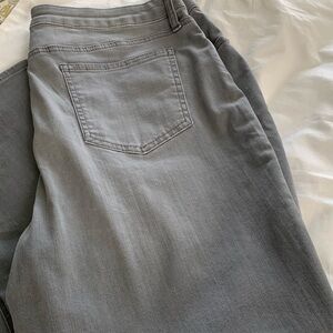 NWOT Chico’s Girlfriend So Slimming Slim Leg Ankle Jeans